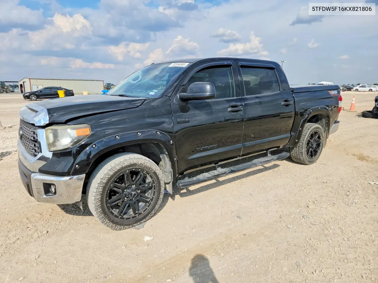 TOYOTA TUNDRA 2019, VIN 5TFDW5F16KX821806