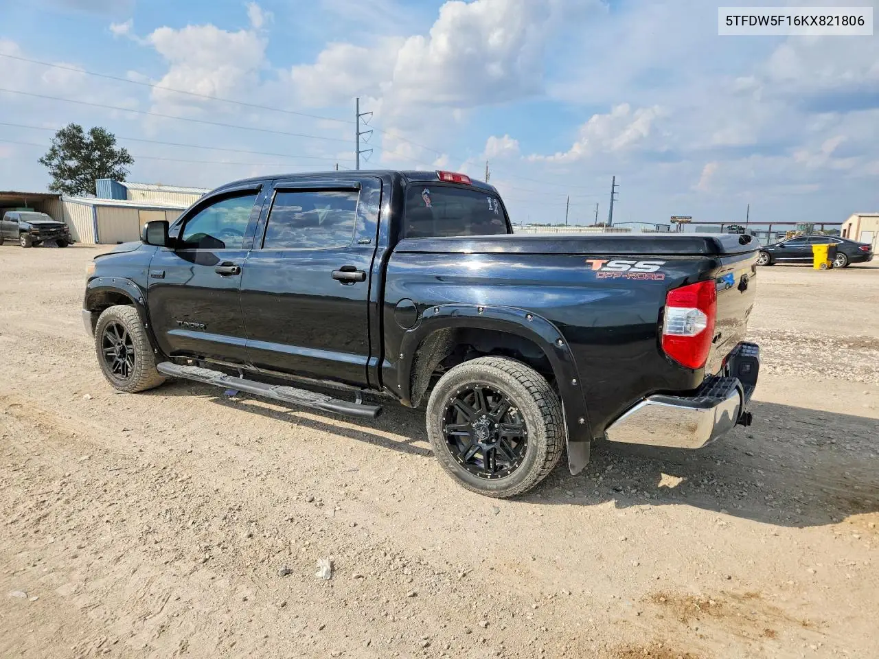 2019 TOYOTA TUNDRA VIN 5TFDW5F16KX821806 — фото 2