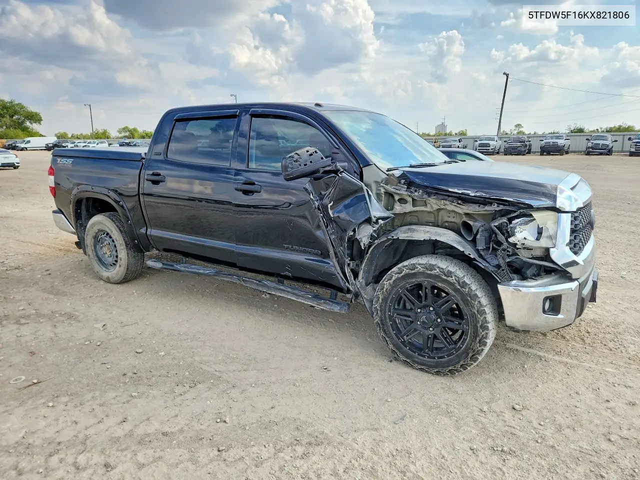 2019 TOYOTA TUNDRA VIN 5TFDW5F16KX821806 — фото 4