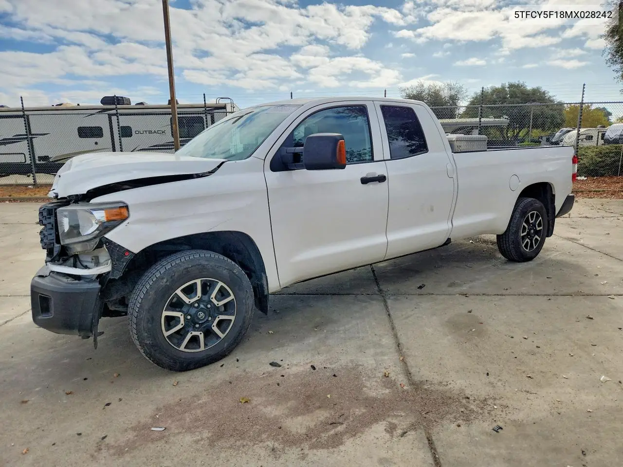 TOYOTA TUNDRA 2021, VIN 5TFCY5F18MX028242