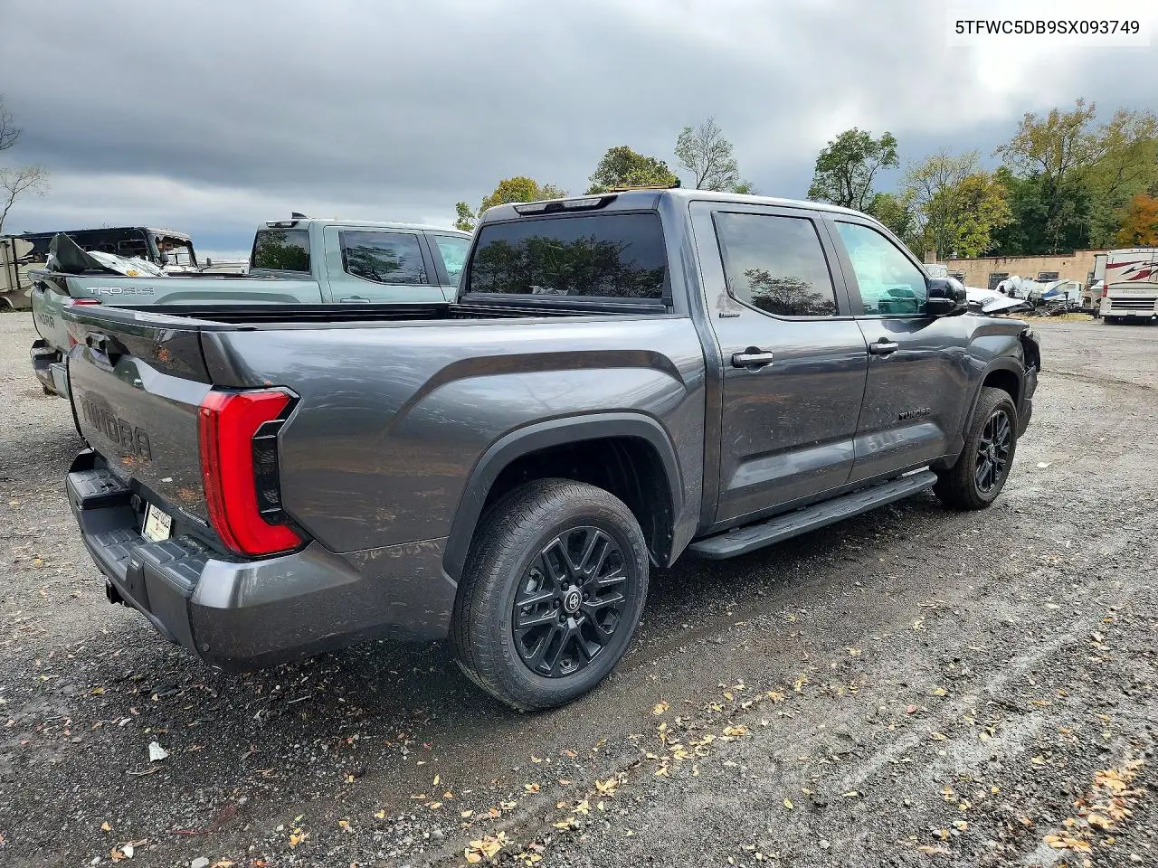 2025 TOYOTA TUNDRA VIN 5TFWC5DB9SX093749 — фото 3