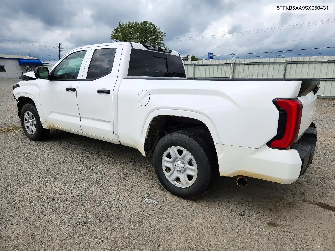 2025 TOYOTA TUNDRA VIN 5TFKB5AA9SX050431 — фото 2