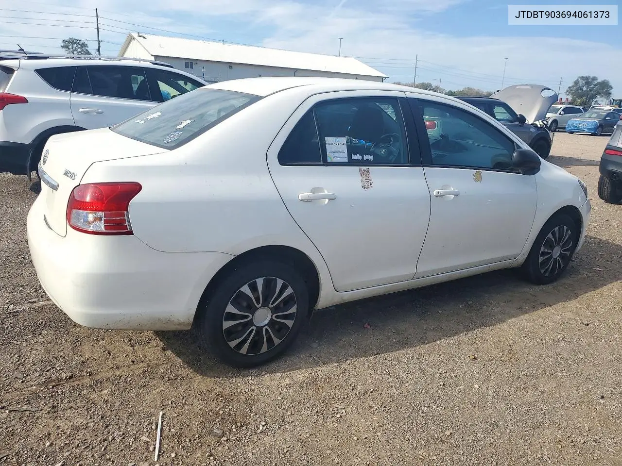 2009 TOYOTA YARIS VIN JTDBT903694061373 — фото 3