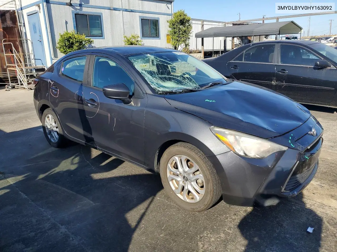 2017 TOYOTA YARIS VIN 3MYDLBYV0HY163092 — фото 4