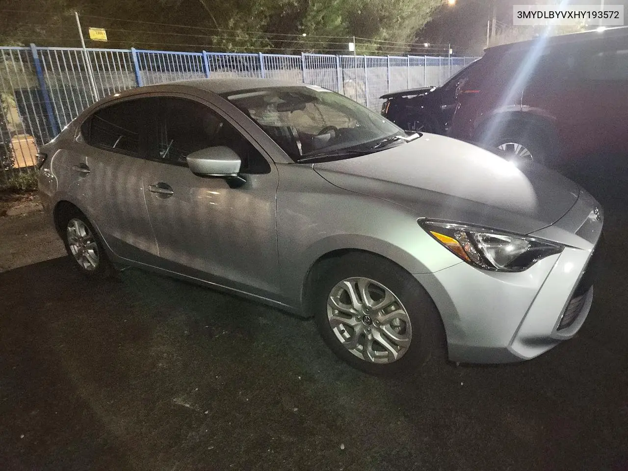 2017 TOYOTA YARIS VIN 3MYDLBYVXHY193572 — фото 4