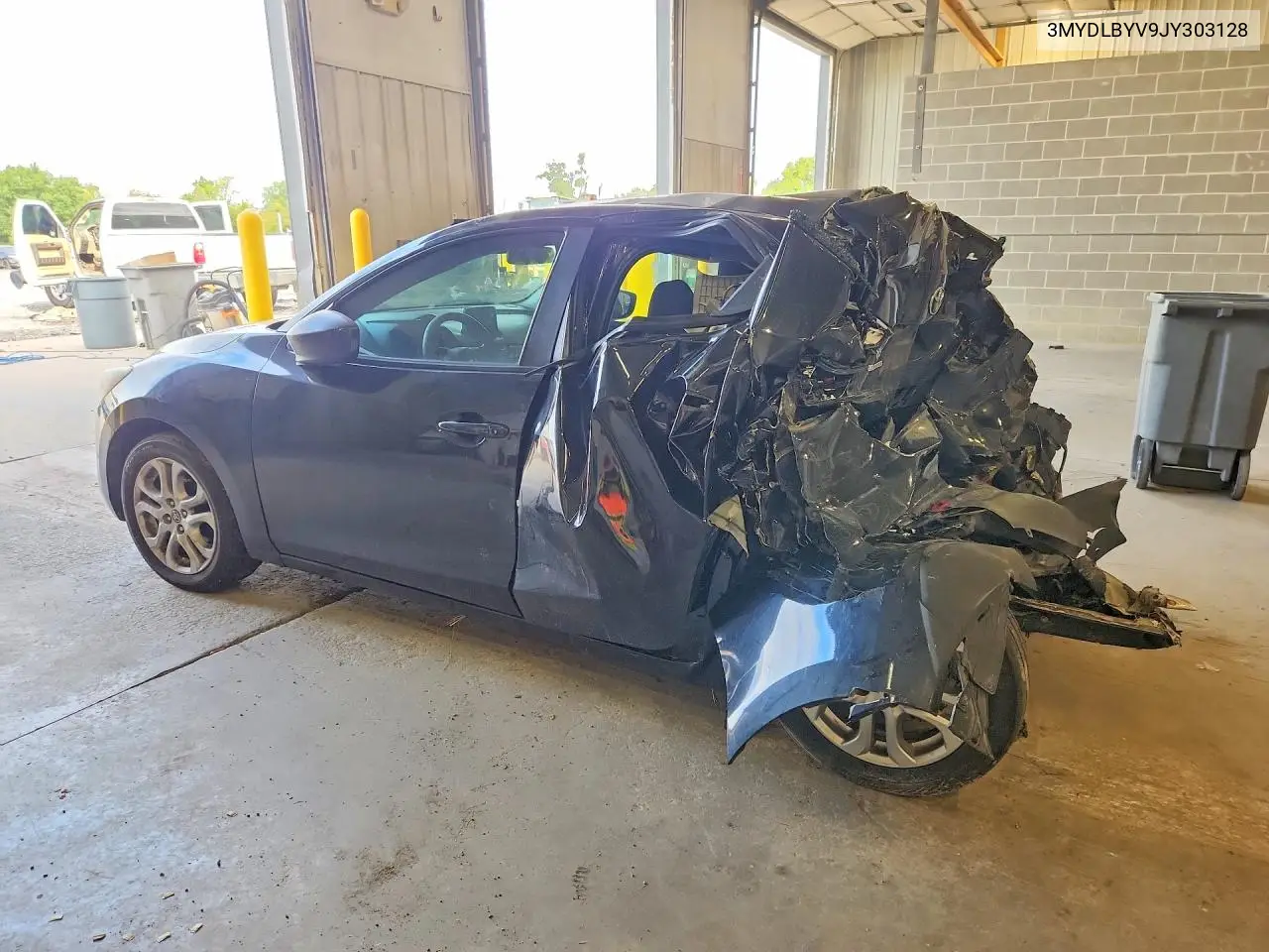2018 TOYOTA YARIS VIN 3MYDLBYV9JY303128 — фото 2