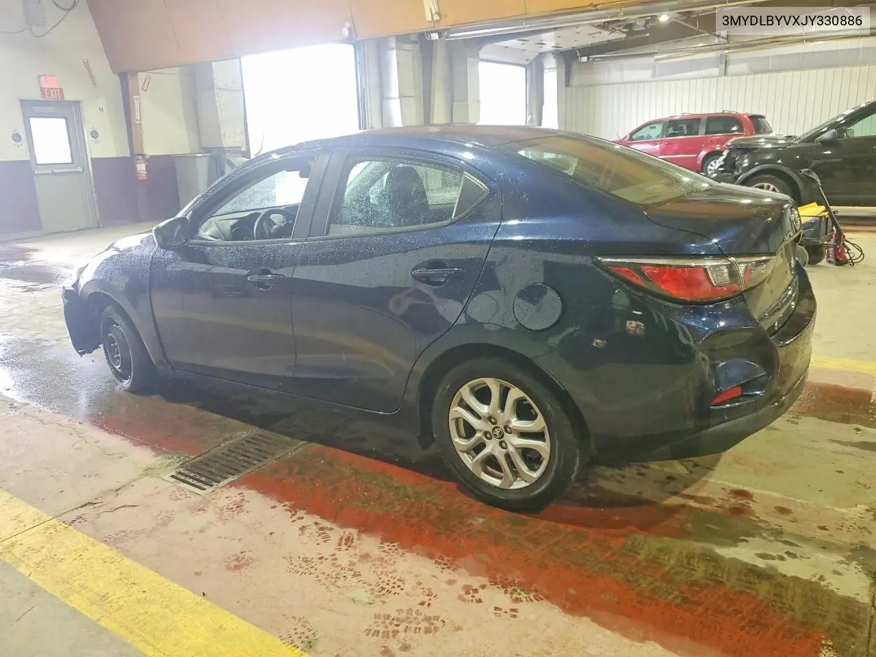 2018 TOYOTA YARIS VIN 3MYDLBYVXJY330886 — фото 2