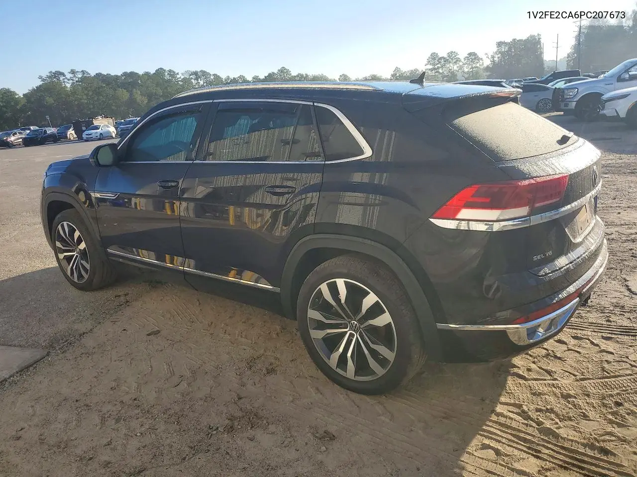 2023 VOLKSWAGEN ATLAS CROSS SPORT VIN 1V2FE2CA6PC207673 — фото 2