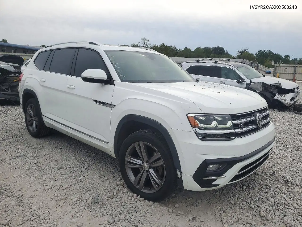 2019 VOLKSWAGEN ATLAS VIN 1V2YR2CAXKC563243 — фото 4