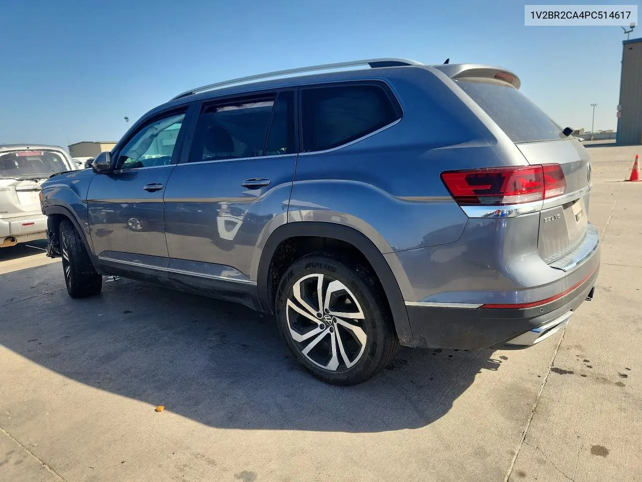 2023 VOLKSWAGEN ATLAS VIN 1V2BR2CA4PC514617 — фото 2