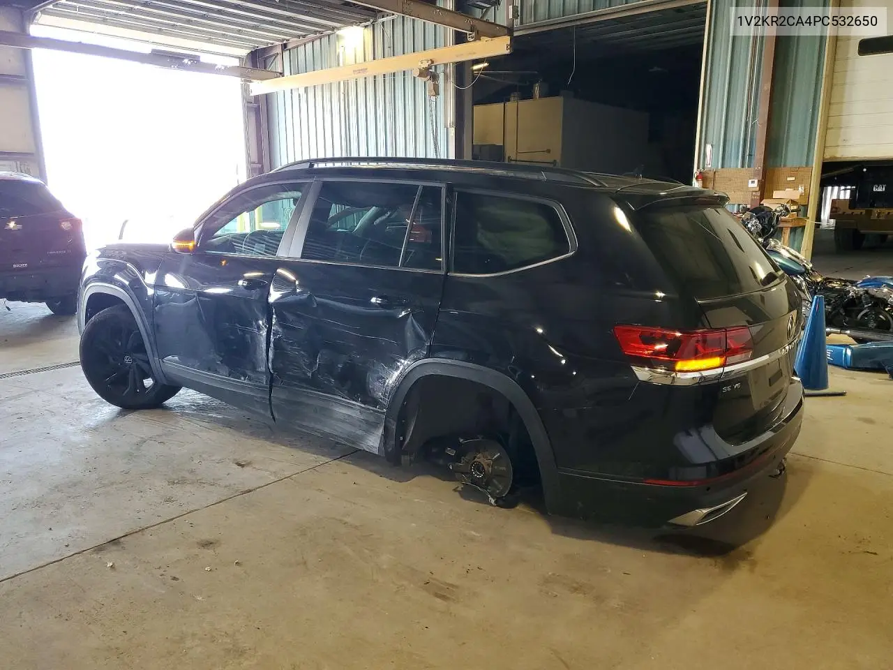 2023 VOLKSWAGEN ATLAS VIN 1V2KR2CA4PC532650 — фото 2
