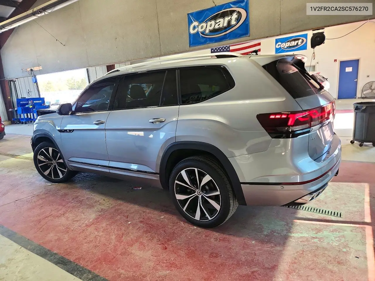 2025 VOLKSWAGEN ATLAS VIN 1V2FR2CA2SC576270 — фото 2