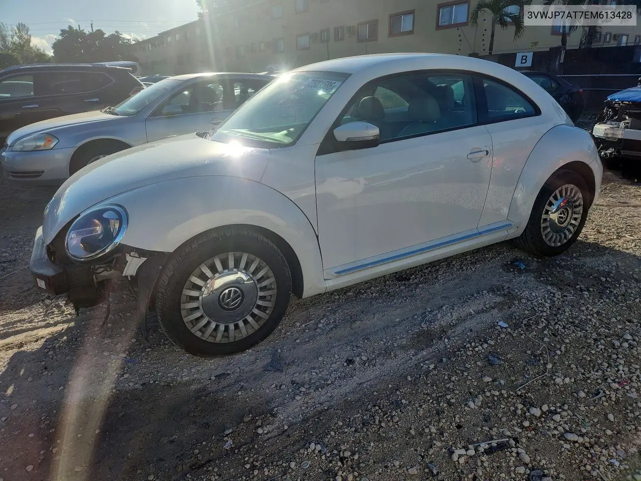VOLKSWAGEN BEETLE 2014, VIN 3VWJP7AT7EM613428