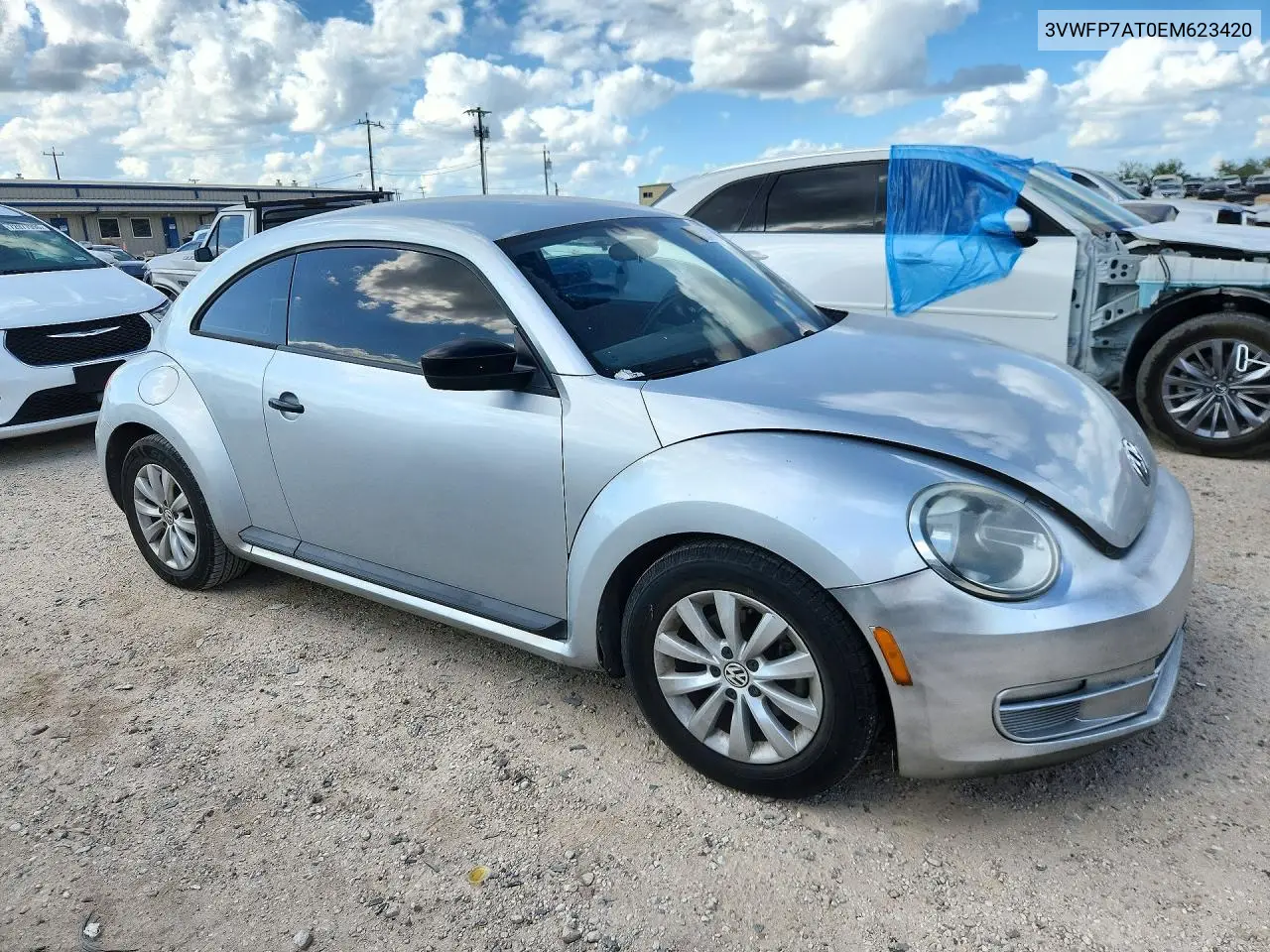 2014 VOLKSWAGEN BEETLE VIN 3VWFP7AT0EM623420 — фото 4