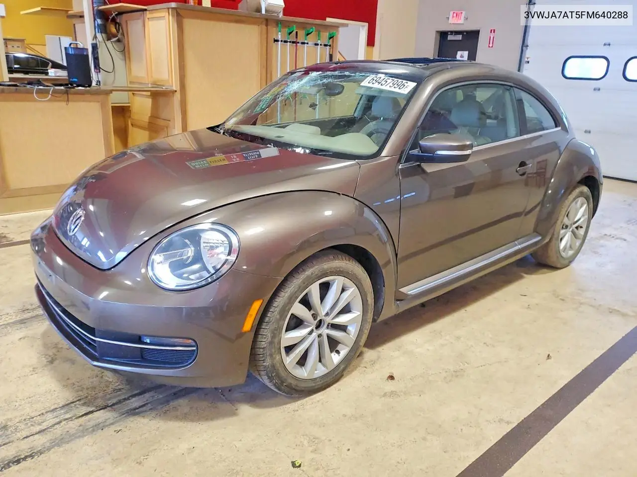 VOLKSWAGEN BEETLE 2015, VIN 3VWJA7AT5FM640288
