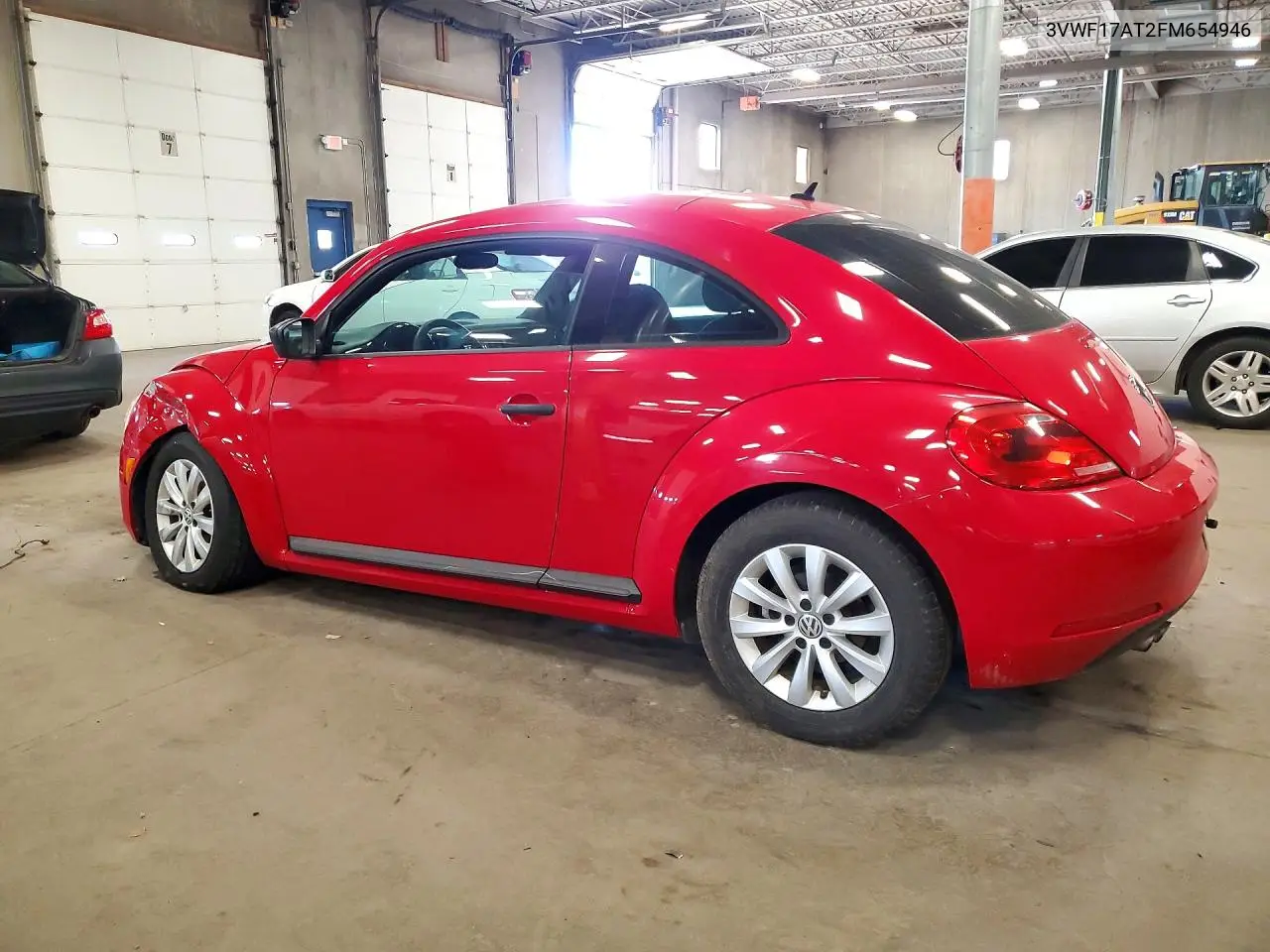 2015 VOLKSWAGEN BEETLE VIN 3VWF17AT2FM654946 — фото 2
