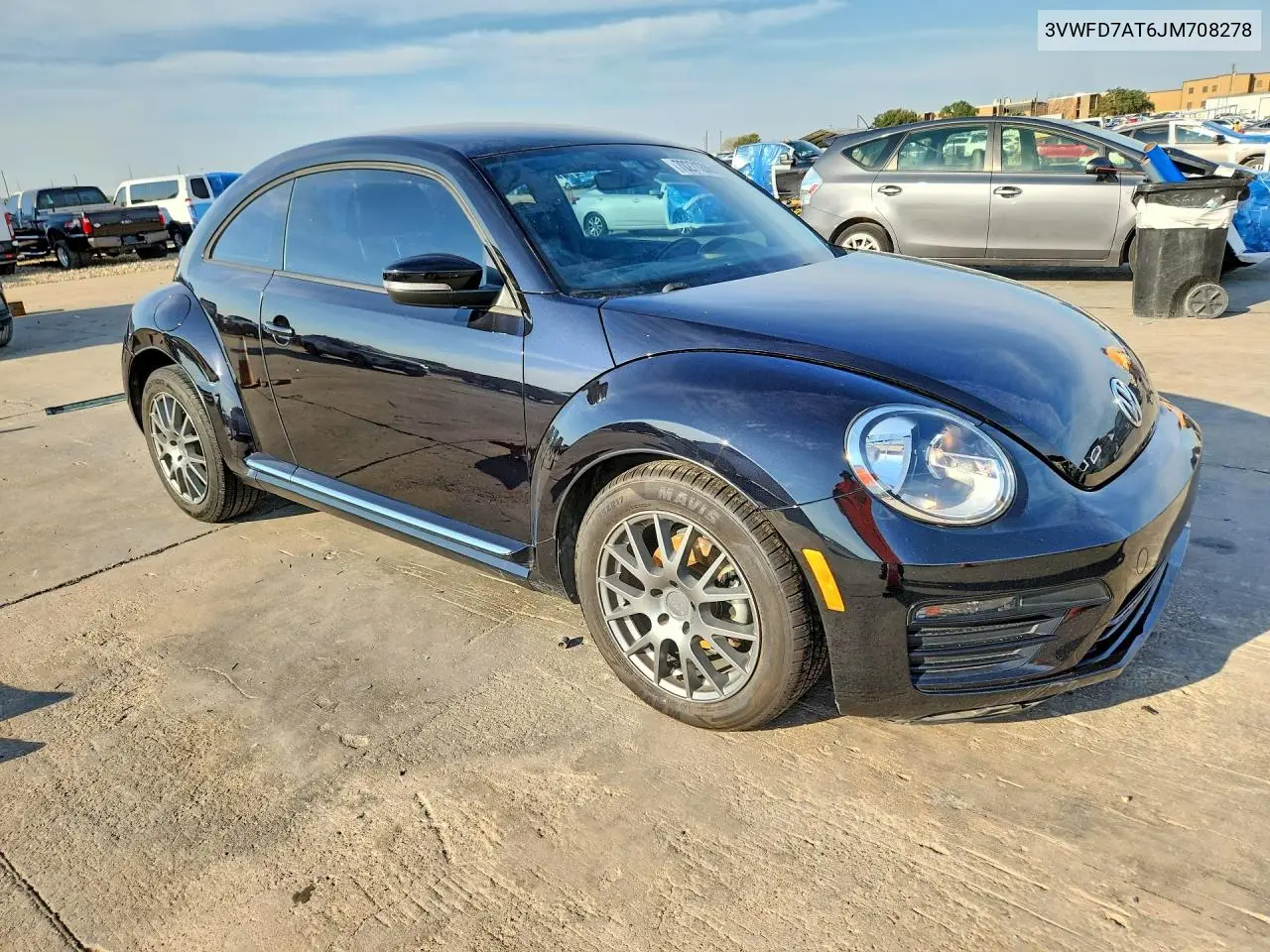 2018 VOLKSWAGEN BEETLE VIN 3VWFD7AT6JM708278 — фото 4