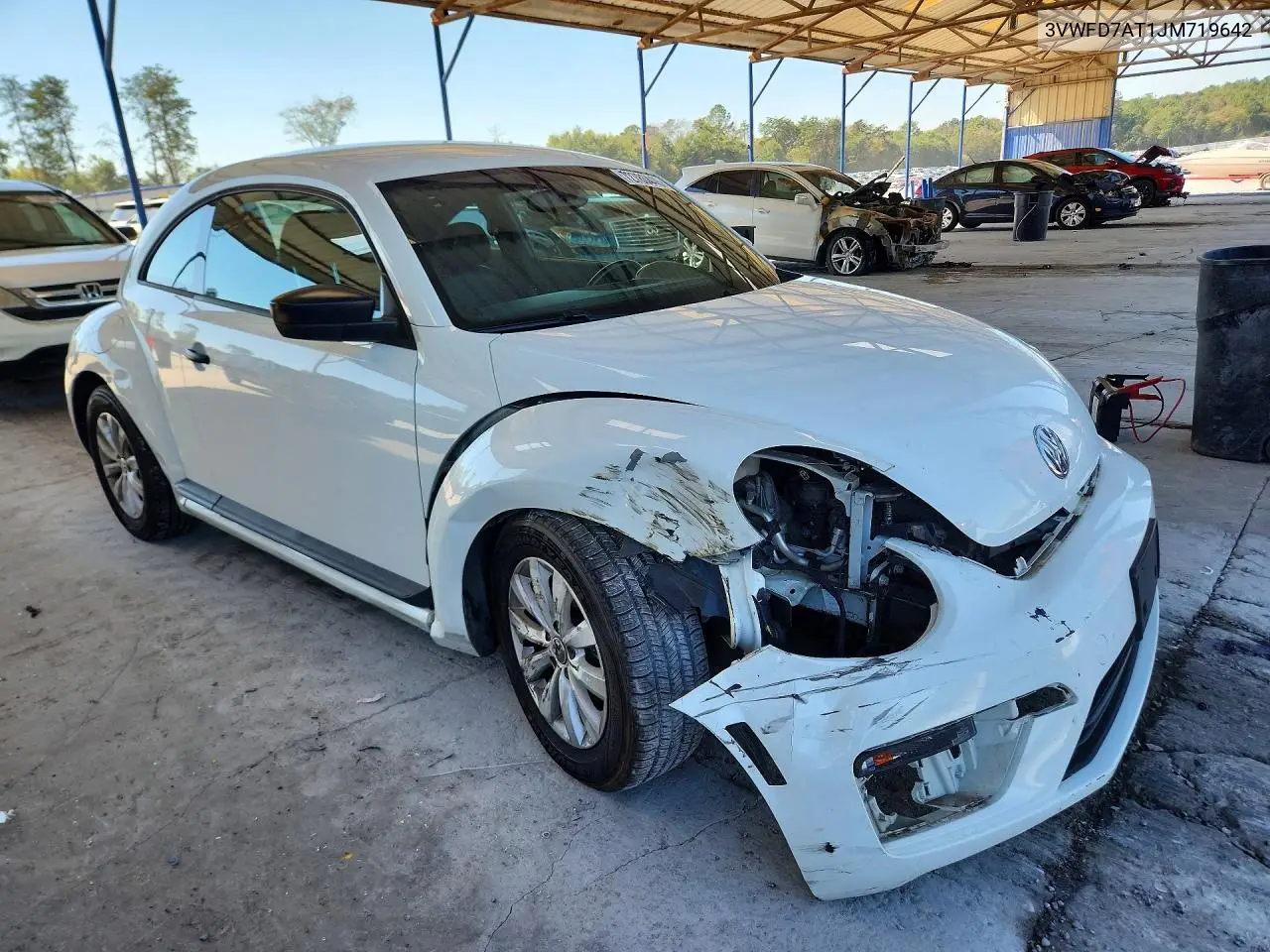 2018 VOLKSWAGEN BEETLE VIN 3VWFD7AT1JM719642 — фото 4