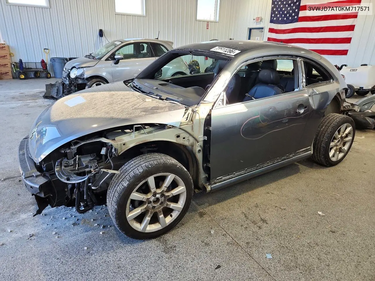VOLKSWAGEN BEETLE 2019, VIN 3VWJD7AT0KM717571