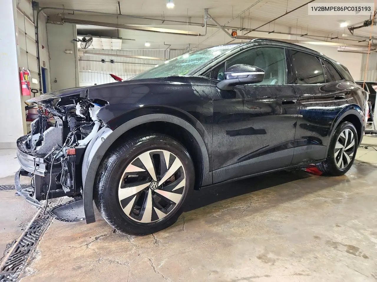 VOLKSWAGEN ID.4 2023, VIN 1V2BMPE86PC015193