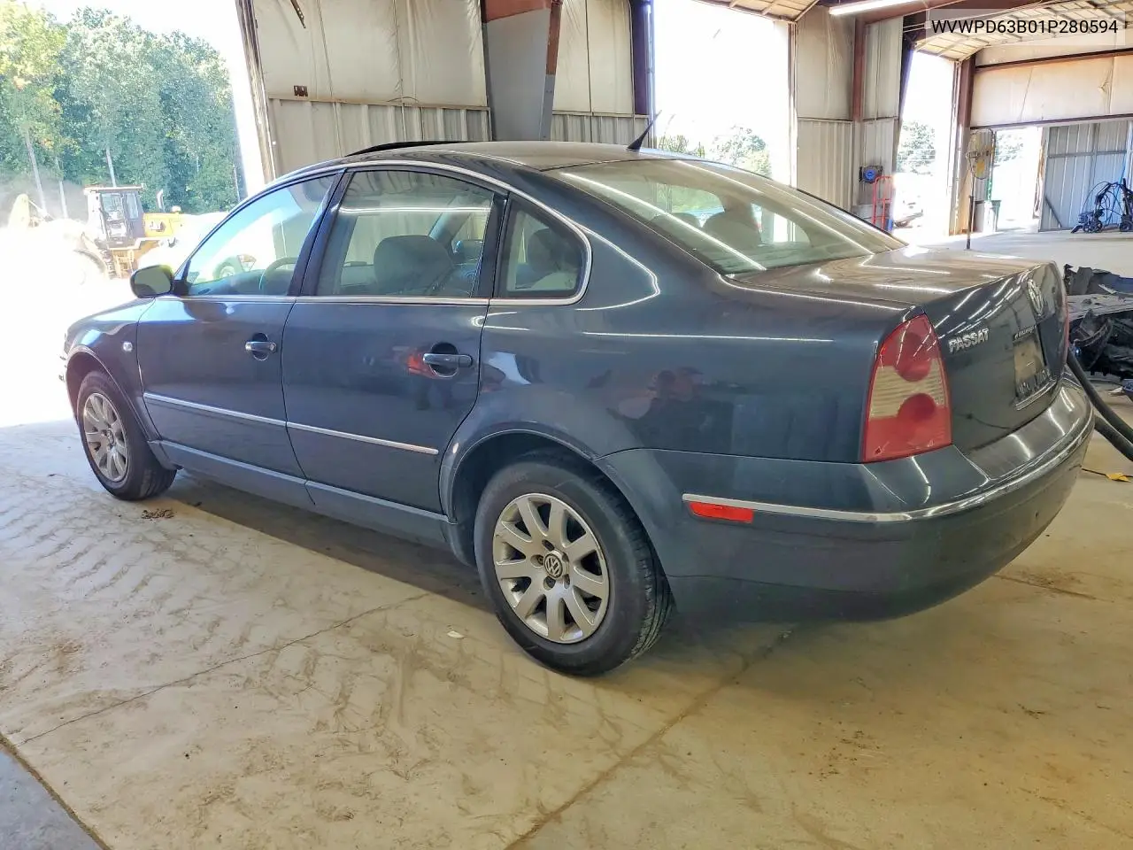 2001 VOLKSWAGEN PASSAT VIN WVWPD63B01P280594 — фото 2