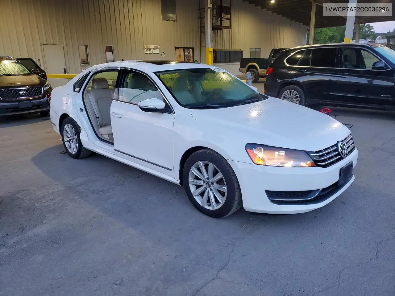 2012 VOLKSWAGEN PASSAT VIN 1VWCP7A32CC036296 — фото 4