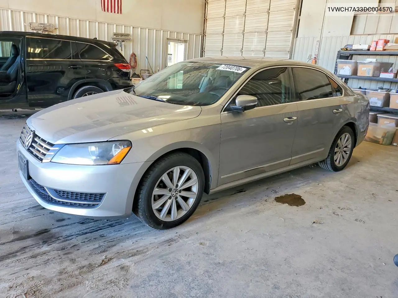 VOLKSWAGEN PASSAT 2013, VIN 1VWCH7A33DC004570