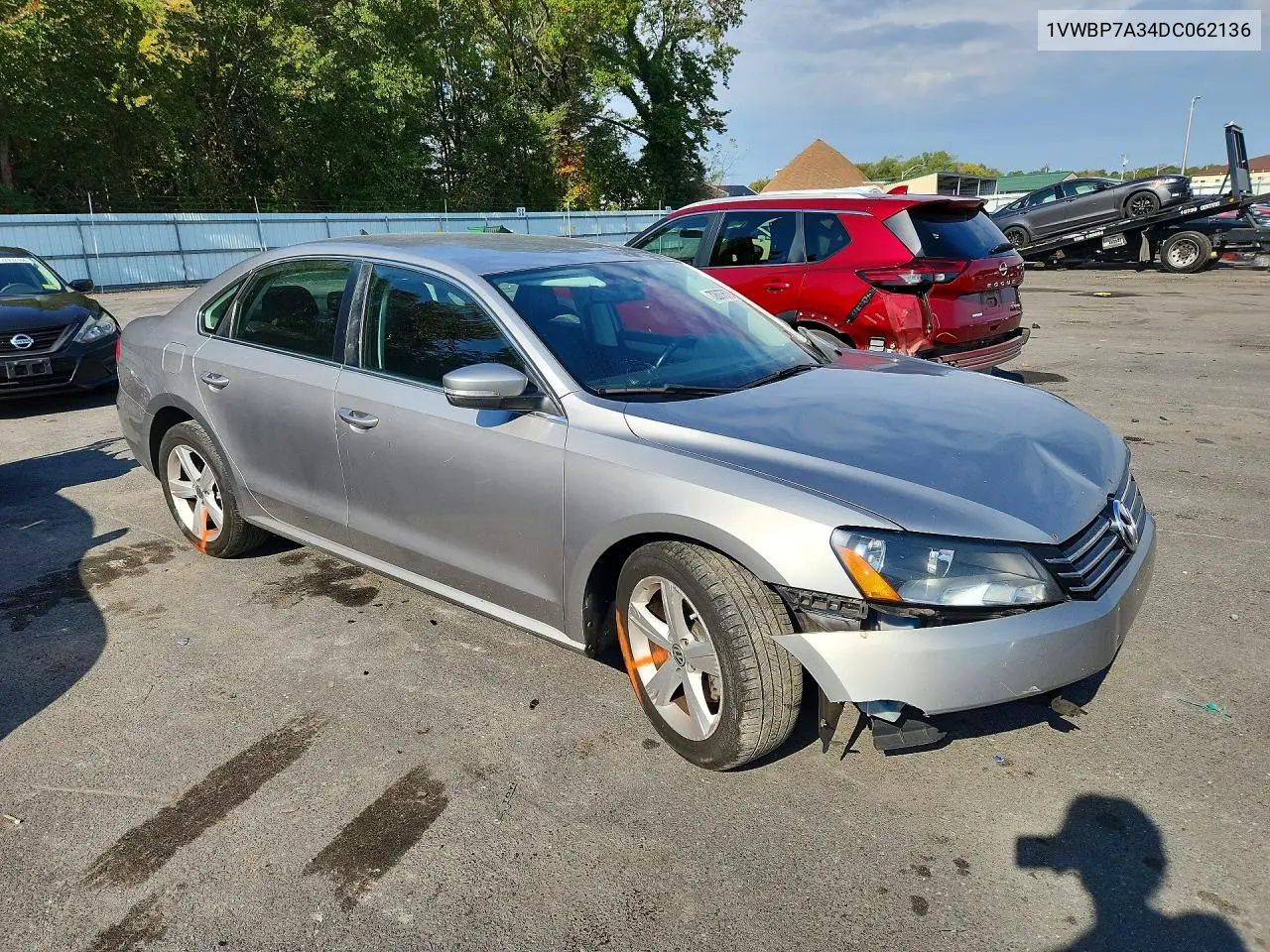 2013 VOLKSWAGEN PASSAT VIN 1VWBP7A34DC062136 — фото 4