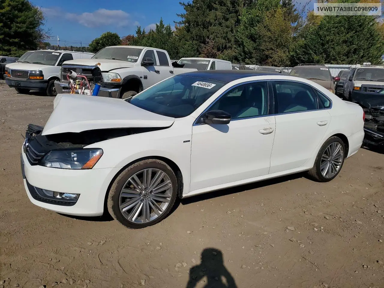 VOLKSWAGEN PASSAT 2014, VIN 1VWBT7A38EC098909