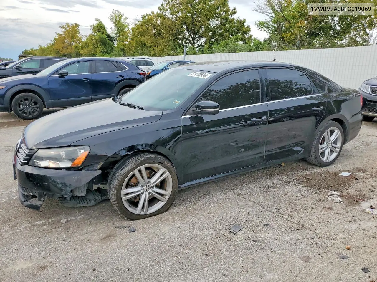 VOLKSWAGEN PASSAT 2015, VIN 1VWBV7A38FC019069