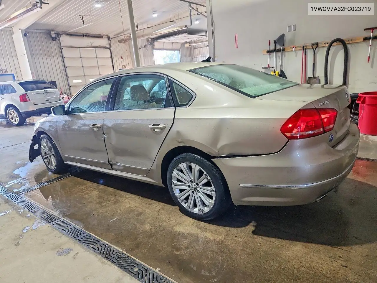 2015 VOLKSWAGEN PASSAT VIN 1VWCV7A32FC023719 — фото 2