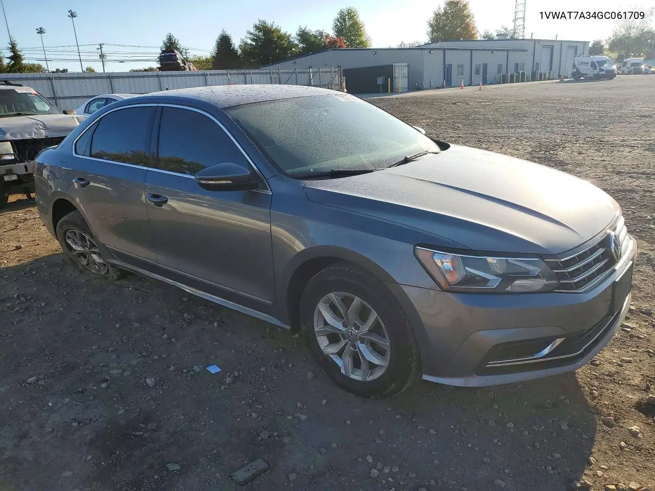 2016 VOLKSWAGEN PASSAT VIN 1VWAT7A34GC061709 — фото 4