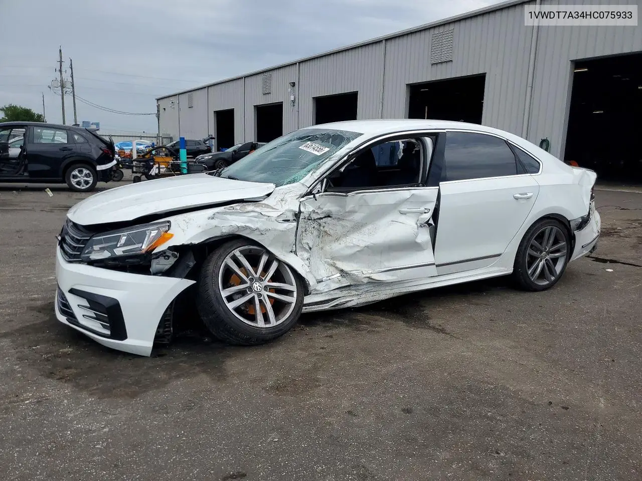 VOLKSWAGEN PASSAT 2017, VIN 1VWDT7A34HC075933