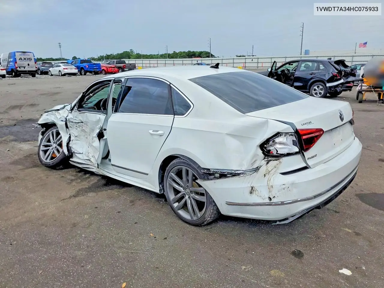 2017 VOLKSWAGEN PASSAT VIN 1VWDT7A34HC075933 — фото 2