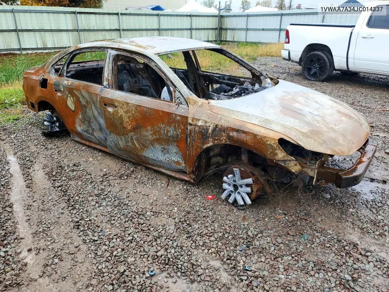 2018 VOLKSWAGEN PASSAT VIN 1VWAA7A34JC014337 — фото 4