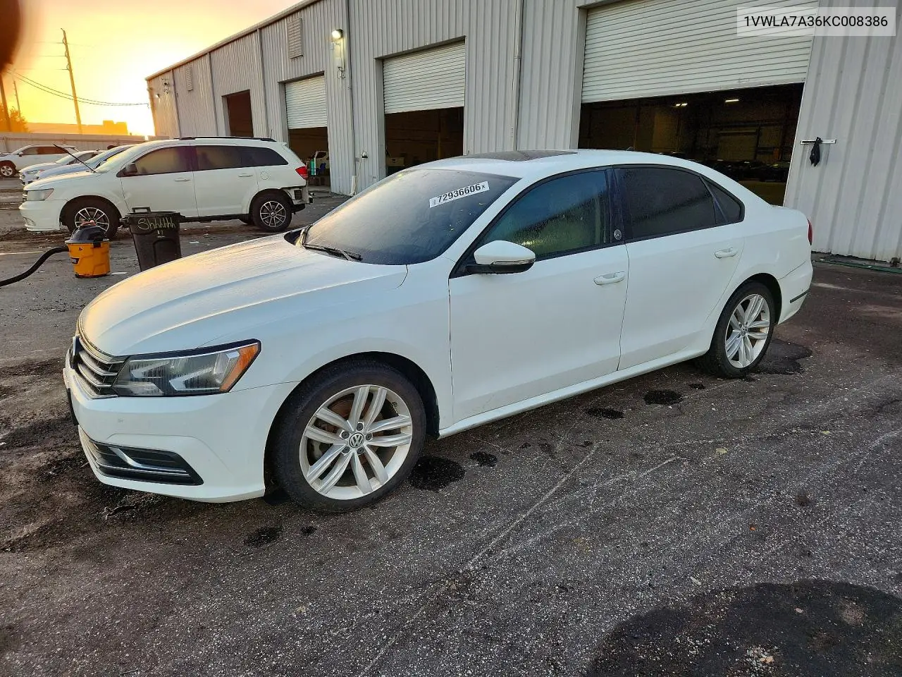 VOLKSWAGEN PASSAT 2019, VIN 1VWLA7A36KC008386
