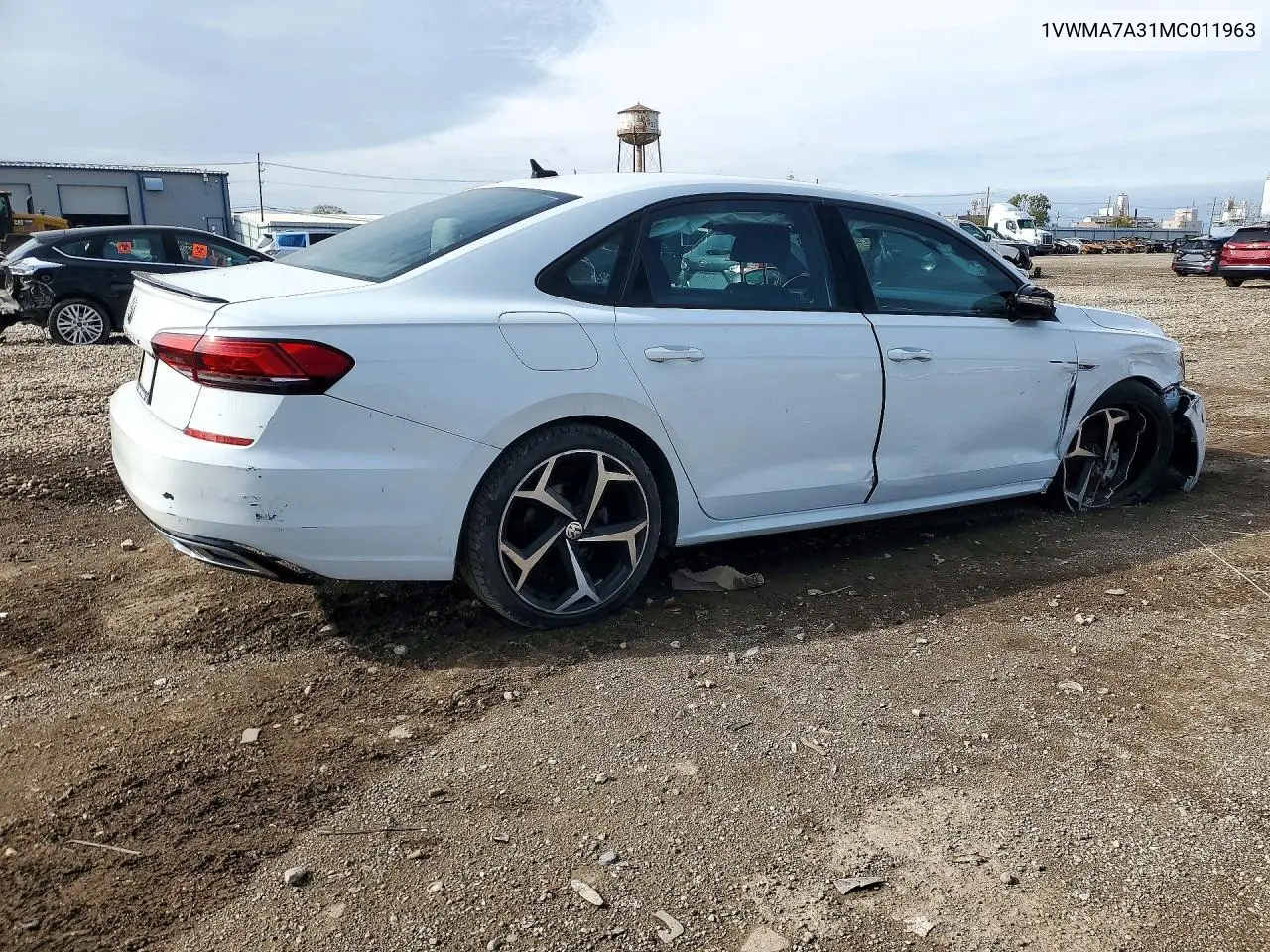 2021 VOLKSWAGEN PASSAT VIN 1VWMA7A31MC011963 — фото 3