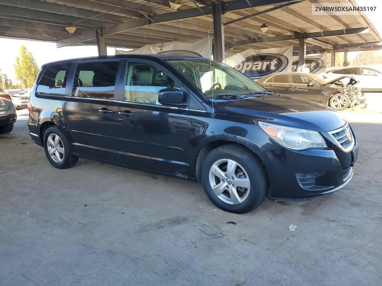 2010 VOLKSWAGEN ROUTAN VIN 2V4RW5DX5AR435197 — фото 4