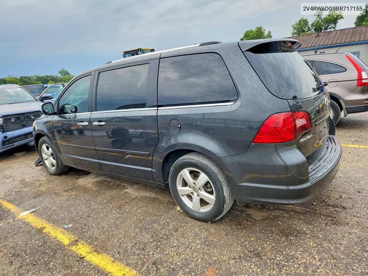 2011 VOLKSWAGEN ROUTAN VIN 2V4RW6DG9BR717155 — фото 2