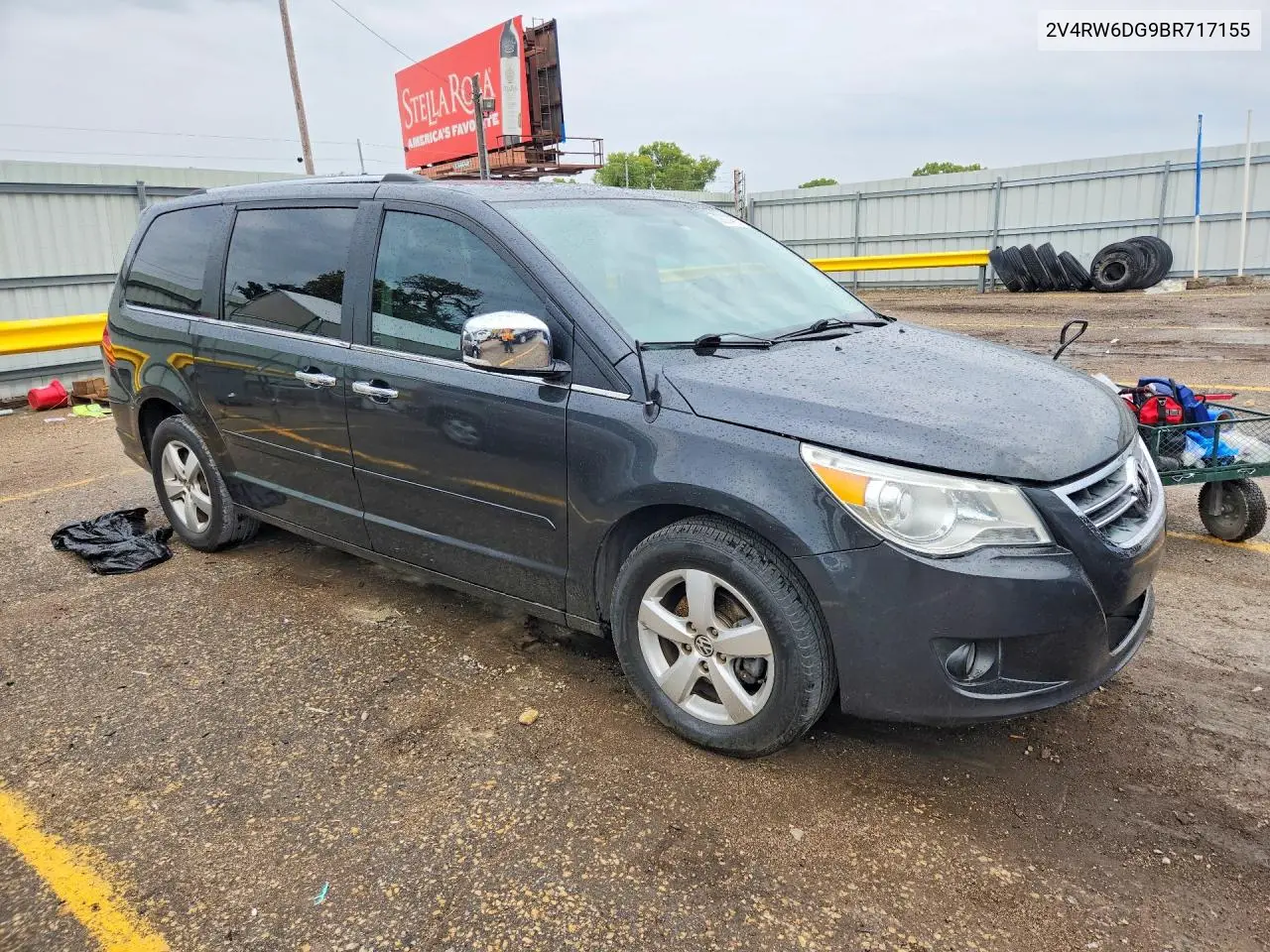 2011 VOLKSWAGEN ROUTAN VIN 2V4RW6DG9BR717155 — фото 4