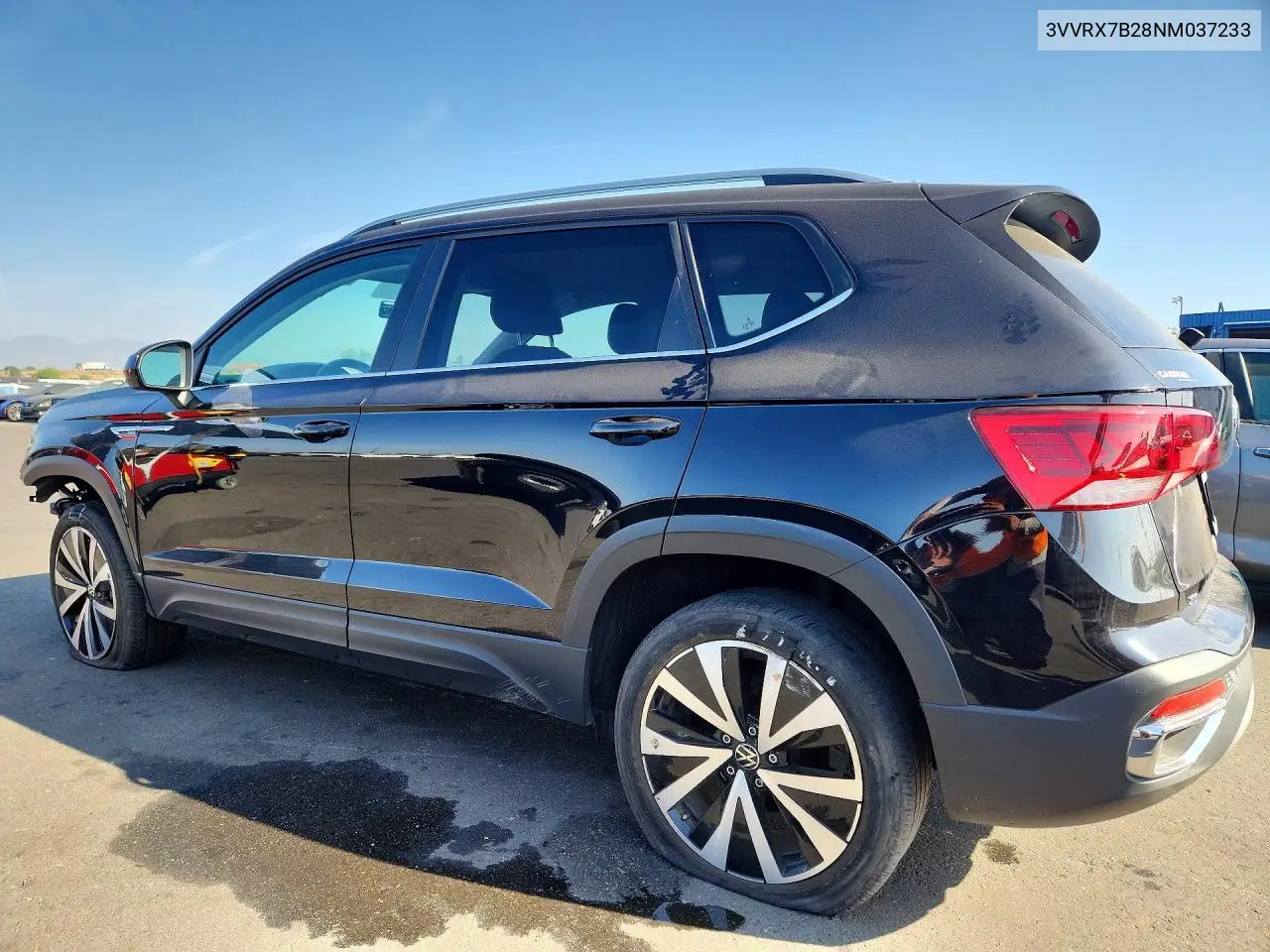 2022 VOLKSWAGEN TAOS VIN 3VVRX7B28NM037233 — фото 2