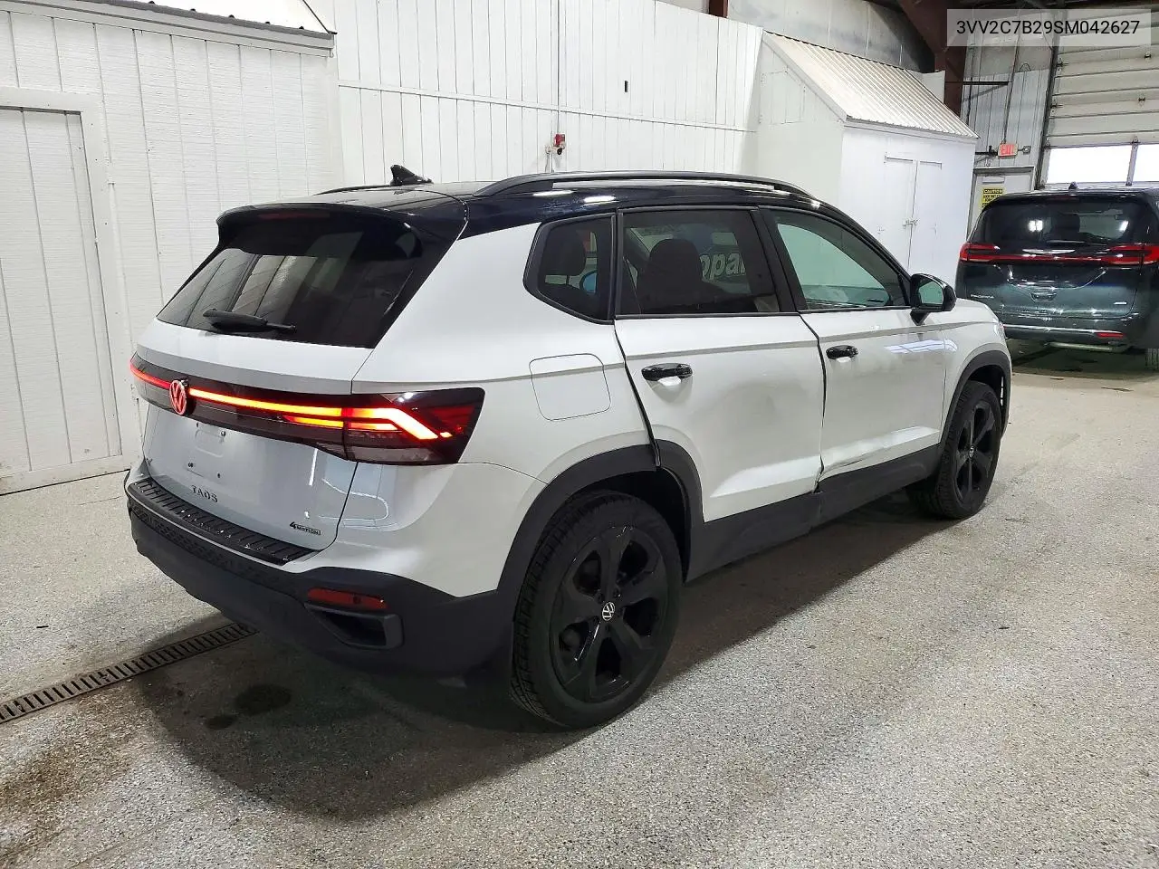 2025 VOLKSWAGEN TAOS VIN 3VV2C7B29SM042627 — фото 3