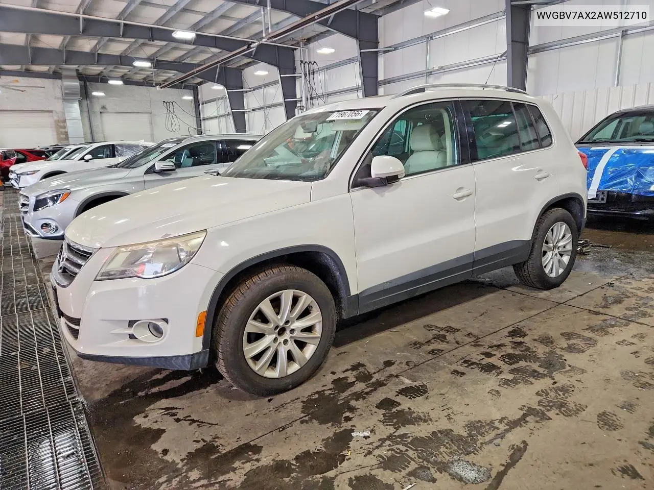 VOLKSWAGEN TIGUAN 2010, VIN WVGBV7AX2AW512710