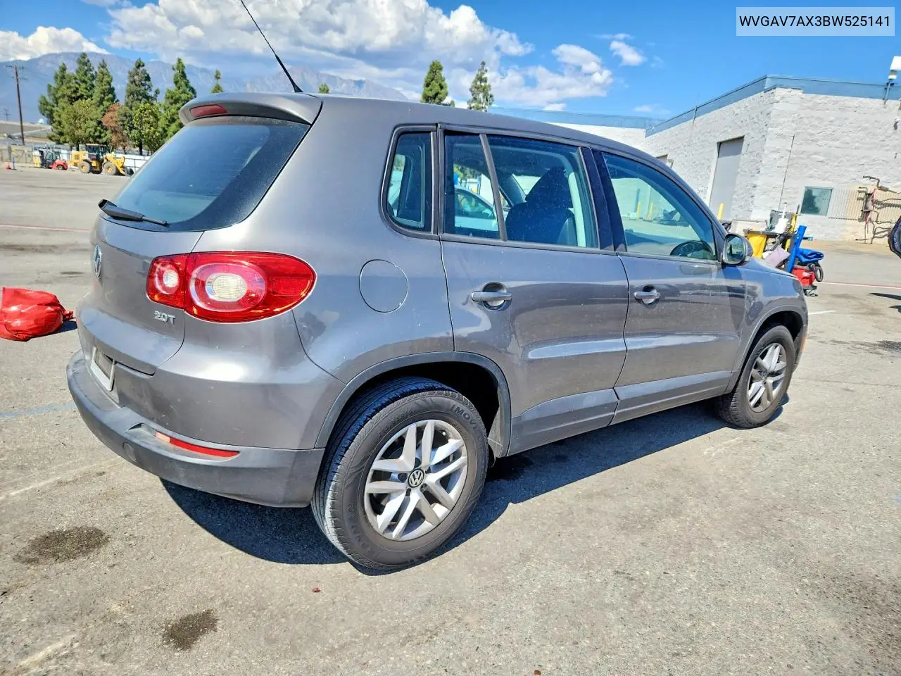 2011 VOLKSWAGEN TIGUAN VIN WVGAV7AX3BW525141 — фото 3