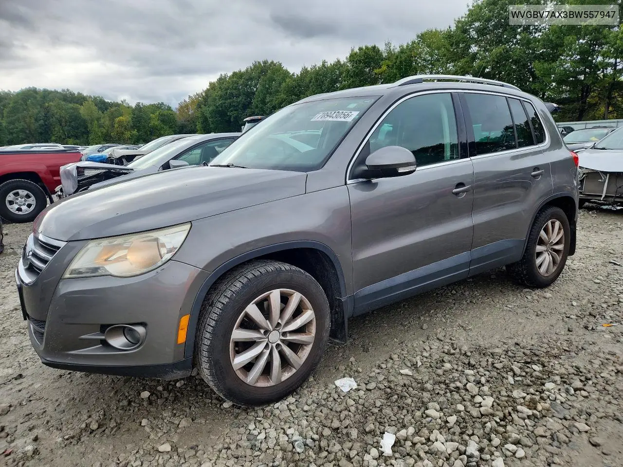 VOLKSWAGEN TIGUAN 2011, VIN WVGBV7AX3BW557947