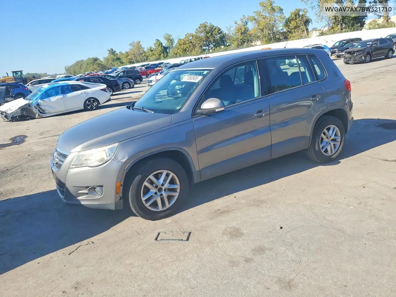 VOLKSWAGEN TIGUAN 2011, VIN WVGAV7AX7BW521710