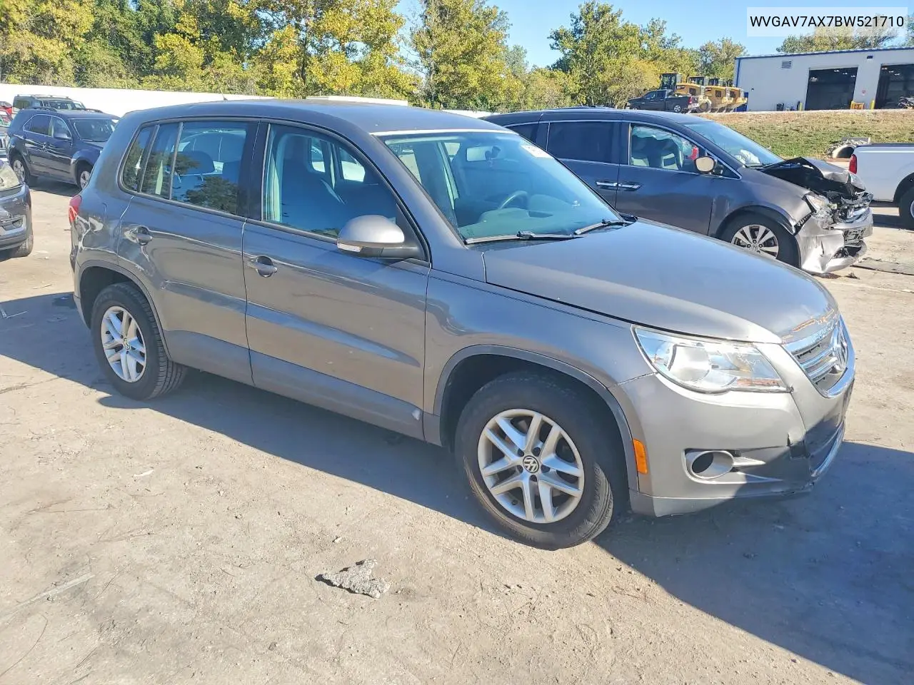 2011 VOLKSWAGEN TIGUAN VIN WVGAV7AX7BW521710 — фото 4