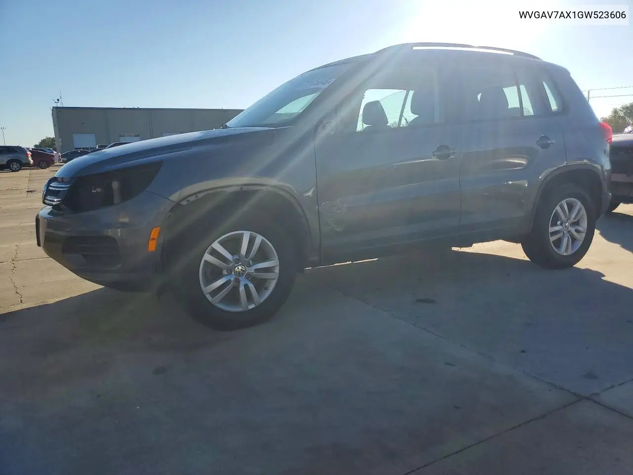 VOLKSWAGEN TIGUAN 2016, VIN WVGAV7AX1GW523606