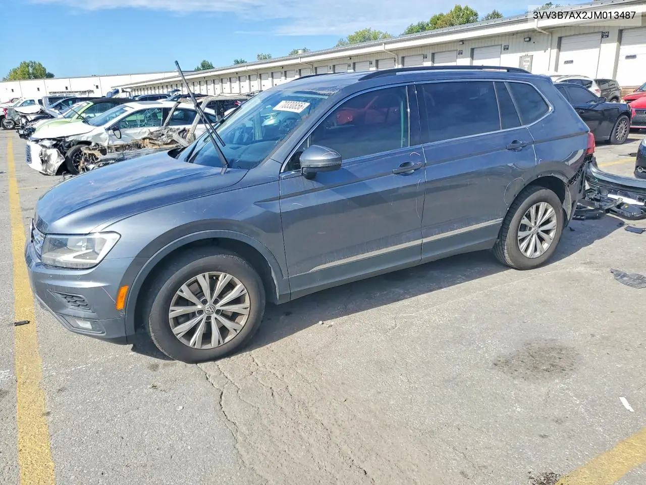 VOLKSWAGEN TIGUAN 2018, VIN 3VV3B7AX2JM013487