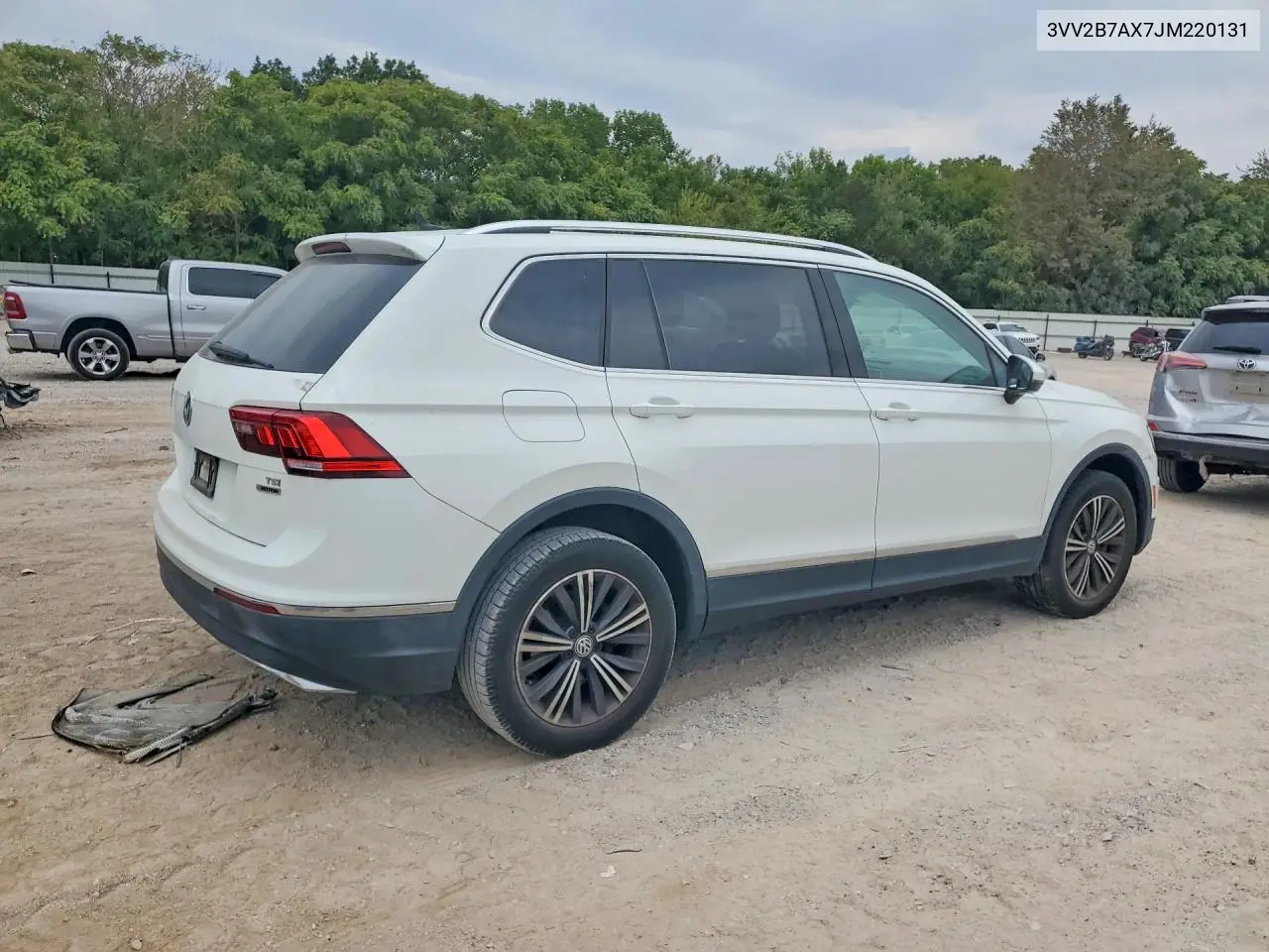 2018 VOLKSWAGEN TIGUAN VIN 3VV2B7AX7JM220131 — фото 3
